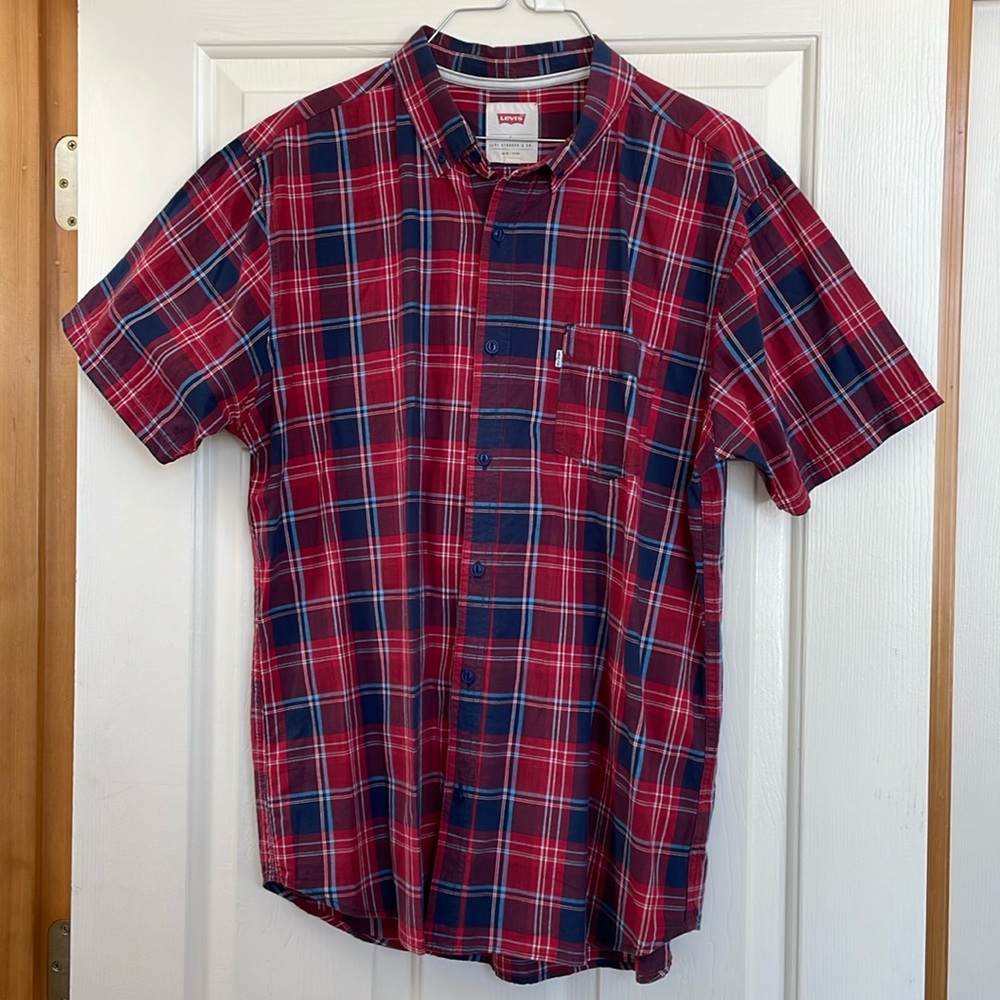 Levi’s men’s button down shirt. SZ L. Red and blue plaid.
